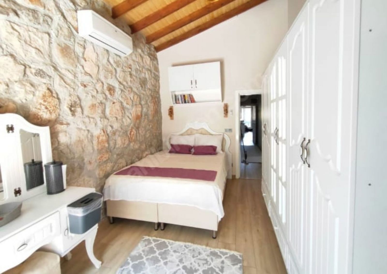 Fethiye Havuzlu Taş Ev Kiralama